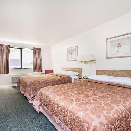 Super 8 By Wyndham Phoenix Metro North Extérieur photo