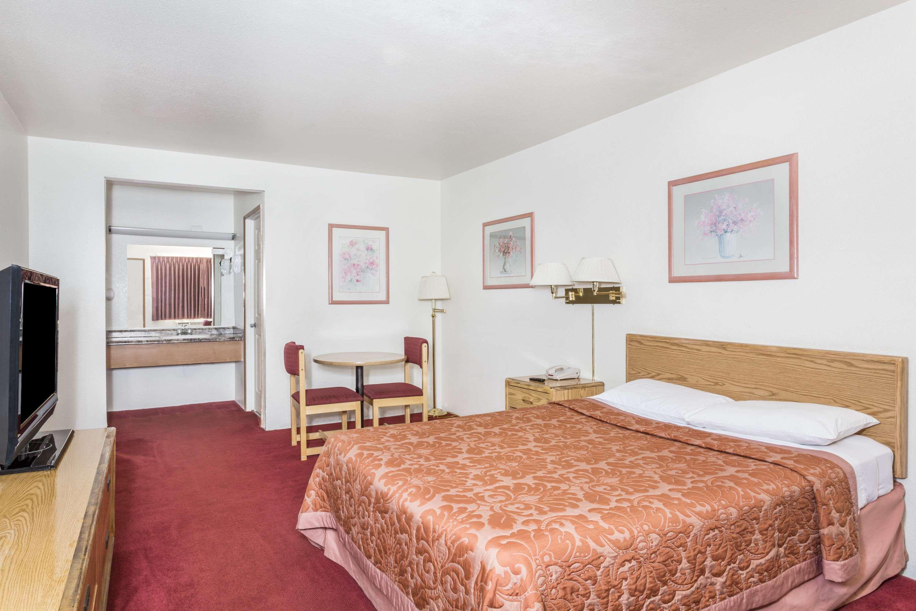 Super 8 By Wyndham Phoenix Metro North Extérieur photo