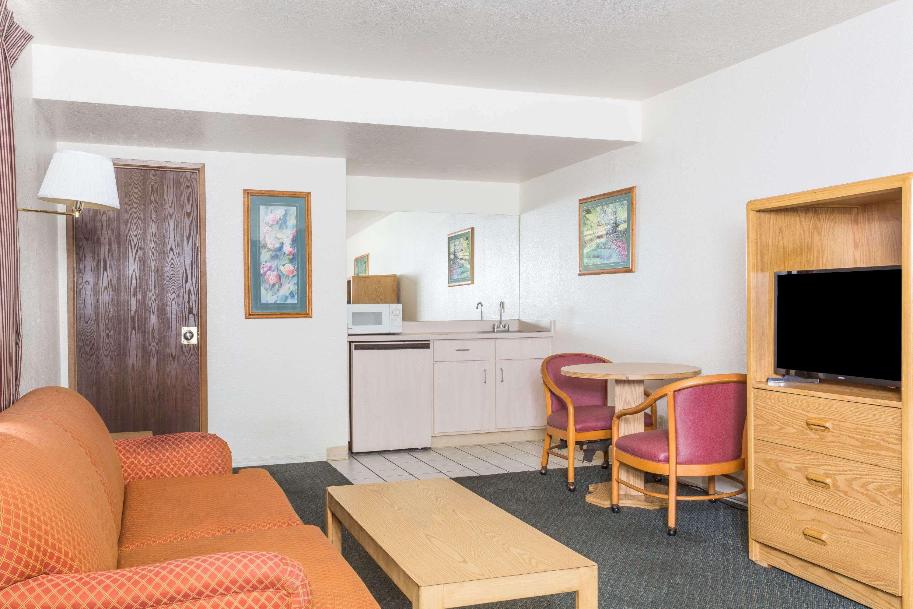 Super 8 By Wyndham Phoenix Metro North Extérieur photo